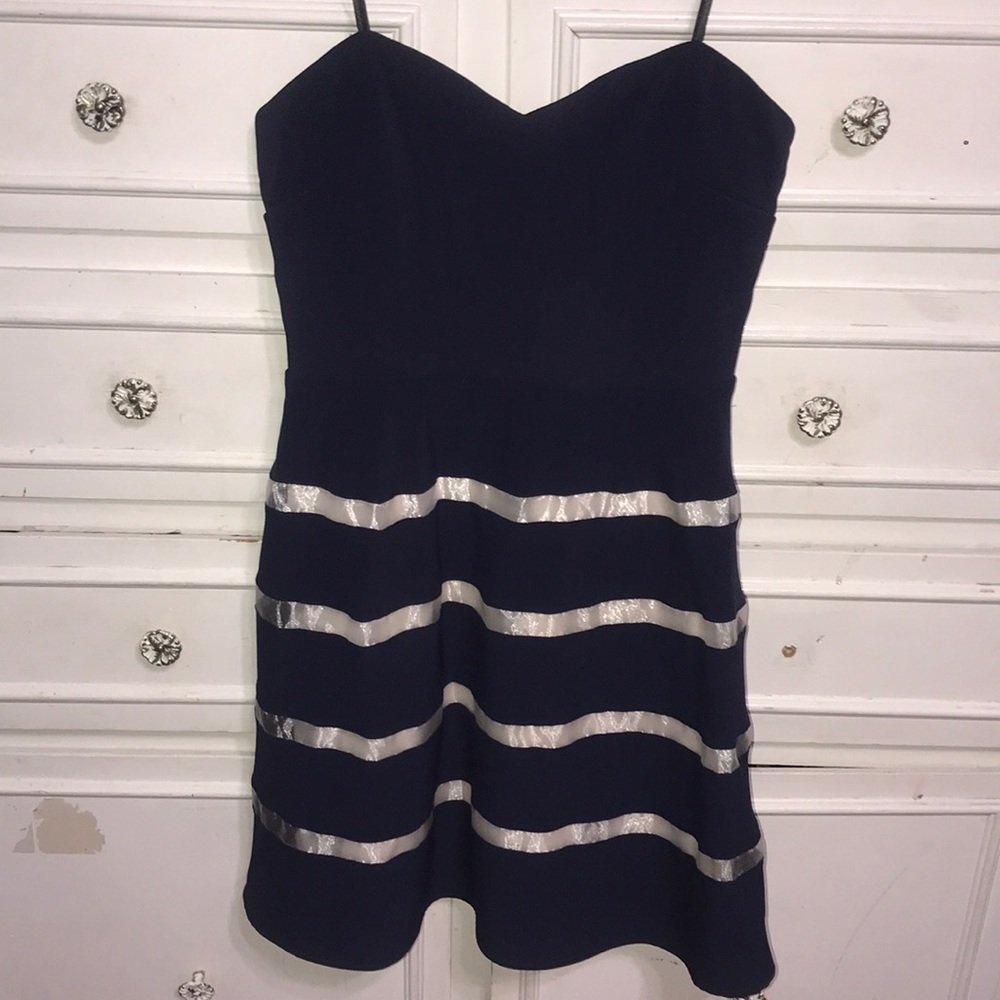 Sleeveless dress